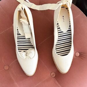 Apt. 9 White Women's Wedge with Ankle Ribbon Tie